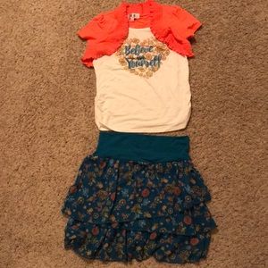 Girls shirt/skirt set, brand new, size 16/XL